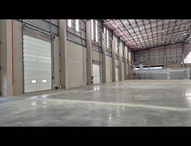 7,283M² WAREHOUSE TO LET IN JET PARK